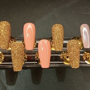 Custom made press on nails